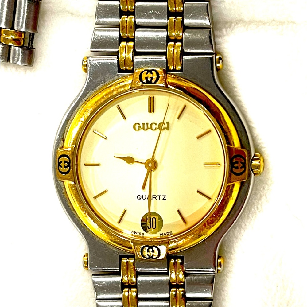 Gucci 9000M Vintage Wristwatch UNISEX